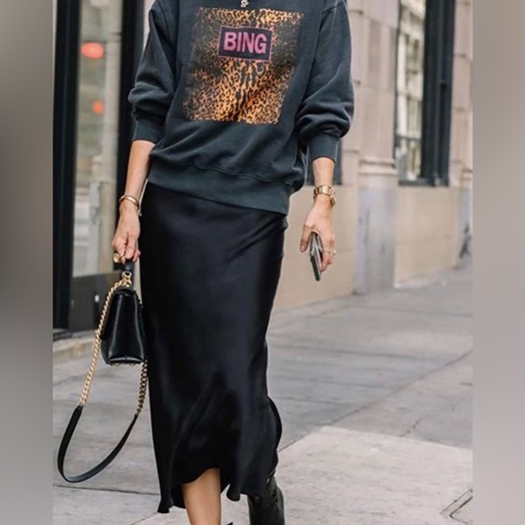 Silky Skirt - Picture 2 of 2